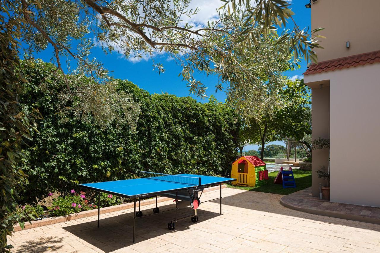Thetree Villa, With Heated Pool & Spa Whirlpool Gállos Exterior foto
