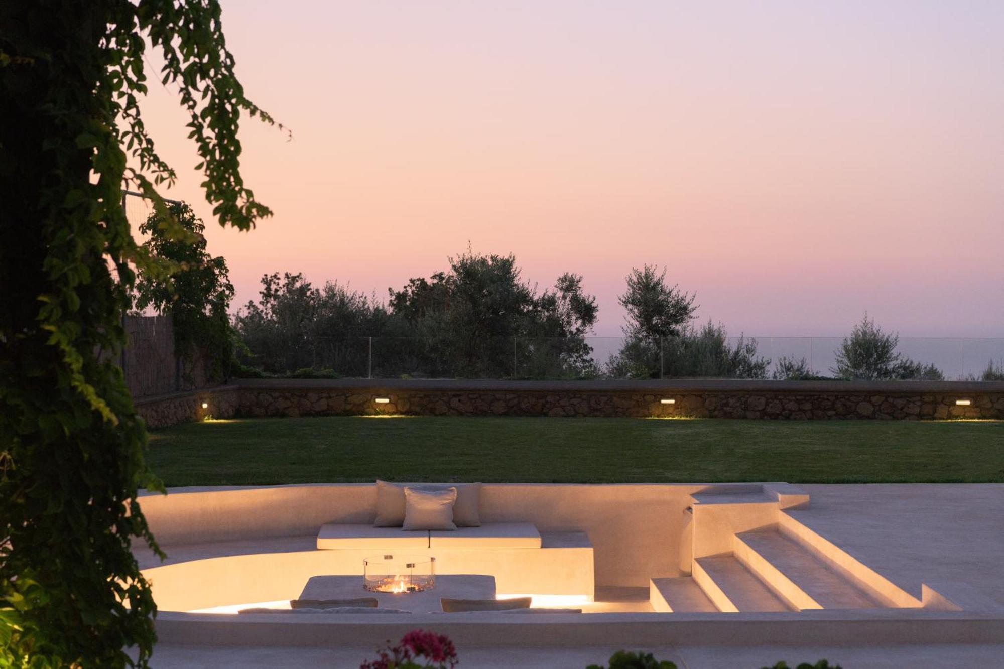 Thetree Villa, With Heated Pool & Spa Whirlpool Gállos Exterior foto