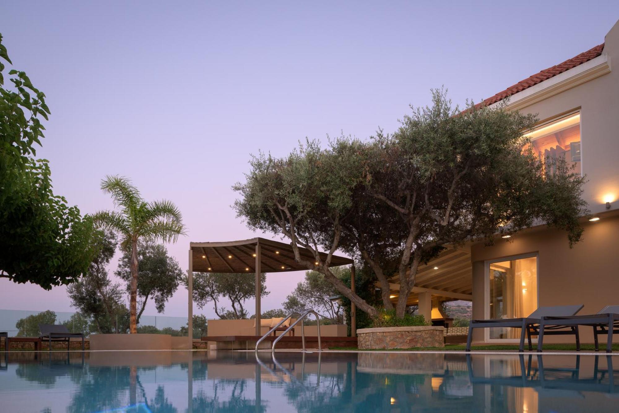 Thetree Villa, With Heated Pool & Spa Whirlpool Gállos Exterior foto